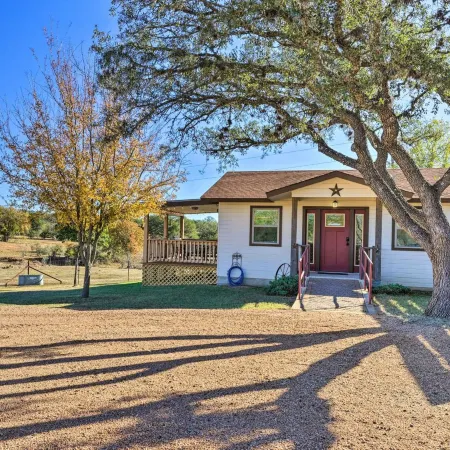 Cozy Fredericksburg Studio Near Wineries!