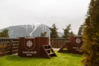 White Peak Hotel