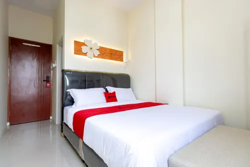 RedDoorz Plus @ Komplek ABC Batu Aji Batam Hotels in Batu Aji
