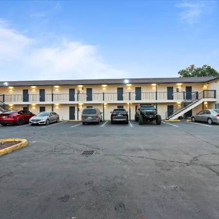 Quincy Inn and Suites