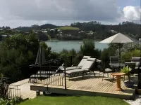 Cliff Edge by the Sea Hoteles en Opua