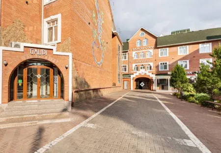 Барселона Отели рядом с достопримечательностью «Ульяновская Экспедиция Поволжского Филиала Государственной Инвентаризации Лесов»