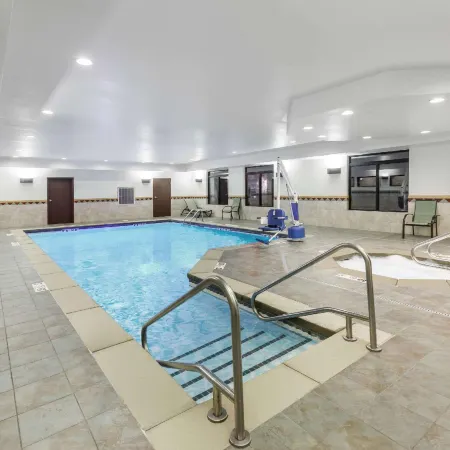 La Quinta Inn & Suites by Wyndham Tulsa Midtown
