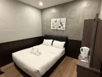 Concrete Jungle Cabin โรงแรมใกล้หอนาฬิกาอัทกินสัน