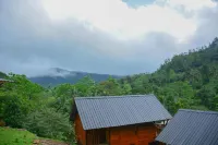 Sinharaja Forest Gate - Mountain View