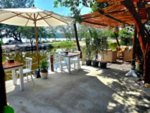 白色海灘旅館 酒店