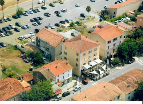 Hôtel les 3 Terrasses - Bãi biển