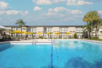 B&B Hotel Orlando International Drive Near Universal - Newly Renovated! - Swimmingpools