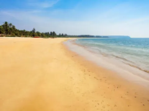 Majestic Beach Comforts Hotels in Varca