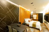 Rockfort Hotel - parking