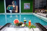 The Autograph Inn - Pools