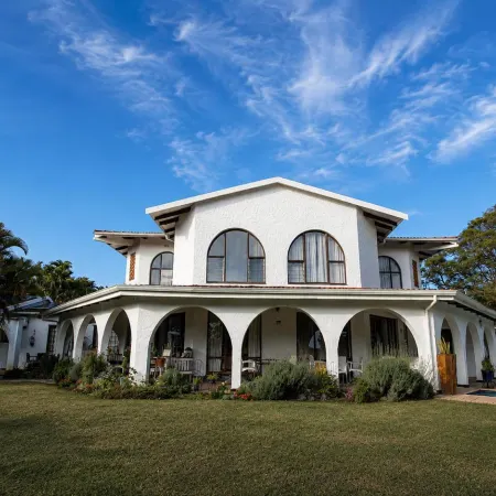 Bizafrika Guest Lodge & Conference Center