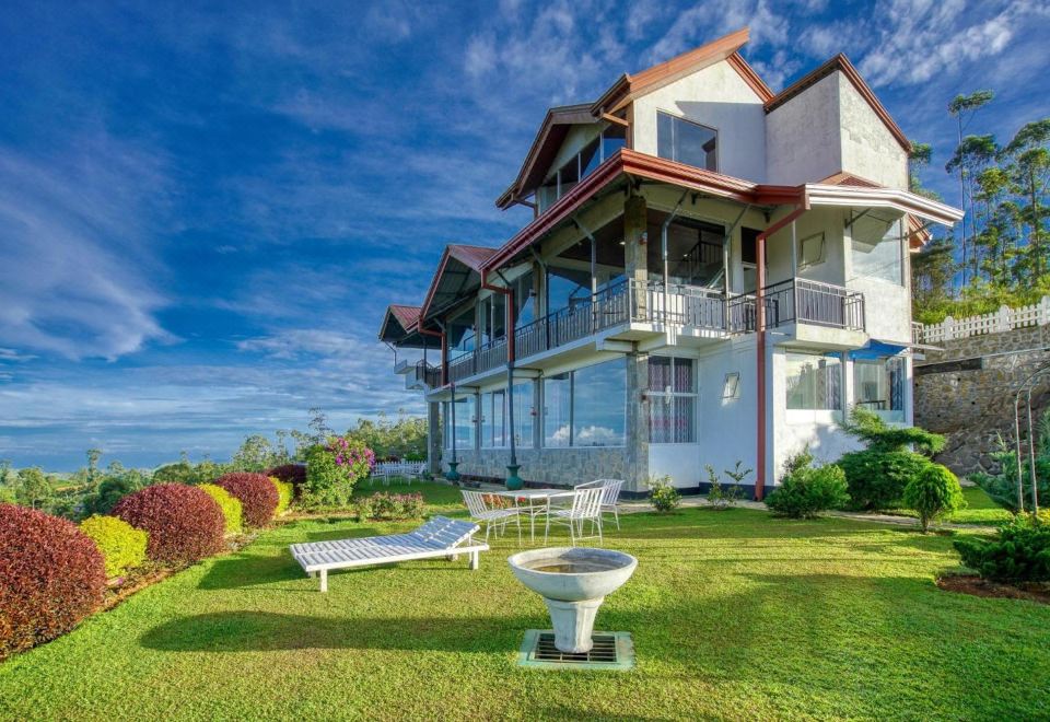 Walauwa on the hill - Housity