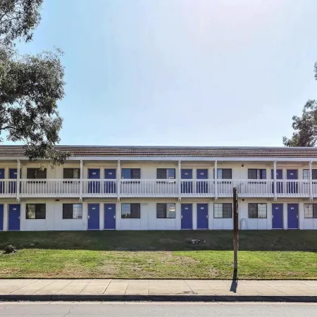 Super 8 by Wyndham Livermore