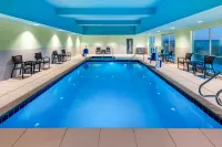 Holiday Inn Express & Suites Colorado Springs South I-25