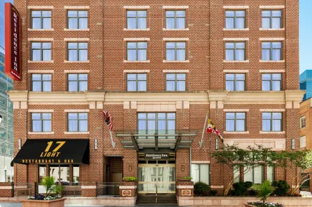 Residence Inn Baltimore Downtown/ Inner Harbor Отели рядом с достопримечательностью «Американ Виженари Арт Музеум»