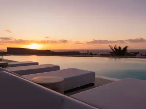 Domes Novos Santorini, Autograph Collection
