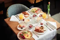Van der Valk Hotel Hilversum/ de Witte Bergen - Breakfast