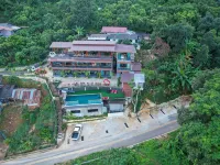 Oasis Phamee Hotels near Doi Tung