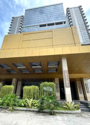 Staycation Cozy High Floor 3BR Apartment in Medan City Centre