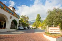 Chantico Inn - parking