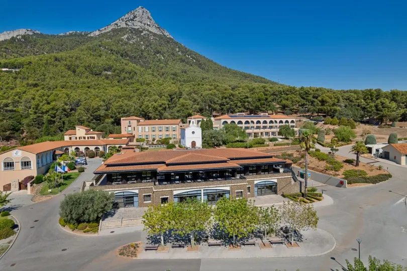 谷耶卡瑟斯區飯店