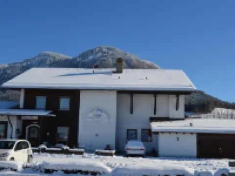 Alpchalet Schwanstein Hotels in Halblech