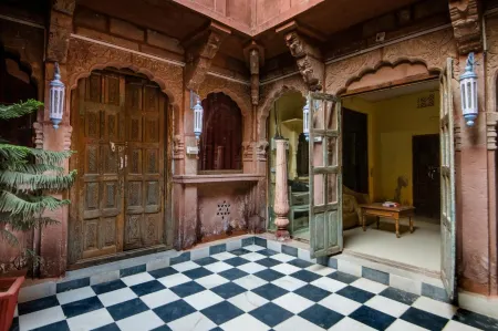 Heritage Gouri Haveli Отели рядом с достопримечательностью «Ghanta Ghar Jodhpur»