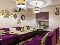 โรงแรมบลูส์ โรงแรมใกล้พิพิธภัณฑ์ดาร์วินแห่งรัฐ
