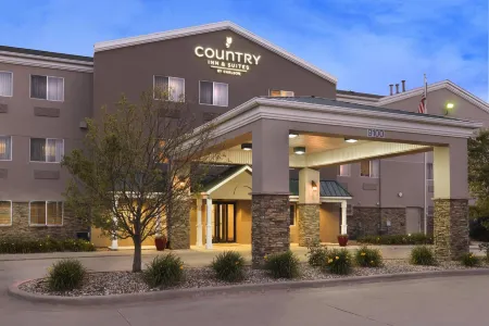 Country Inn & Suites by Radisson, Cedar Rapids Airport, IA