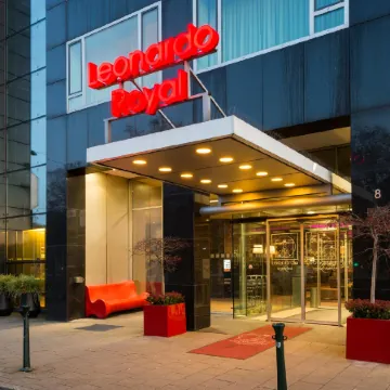 Leonardo Royal Hotel Düsseldorf Königsallee Отели рядом с достопримечательностью «Рейнская телебашня (Рейнтурм)»