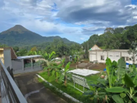 Holi Homestay Trawas Hotels in Trawas