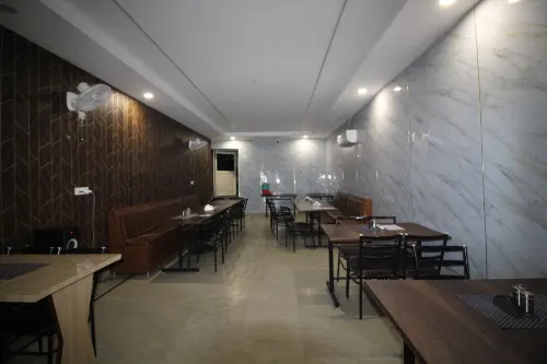 Hotel Classic Bar & Restaurant Hotels in Baddi