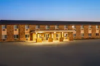 Baymont by Wyndham Manistee Hotels in Filer Charter Township