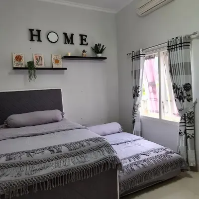 AW Villa Jogokerten Sleman 호텔