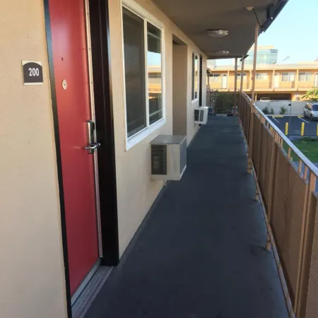 Budget Inn