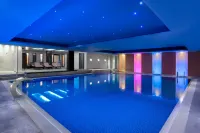 Mövenpick Sarajevo Bristol - مسبح