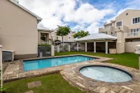 Beacon Bay Modern Executive Villa -  Casas de vacaciones