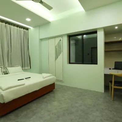 Sunrise Homes Serviced Apartment 와달라 주변 호텔