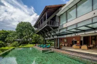 Mangala Estate Boutique Resort - Infinity Pools