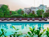 Avari Lahore Hotel Hotels near Bagh-e-Jinnah
