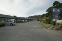Captain Cook Motor Lodge - Motels