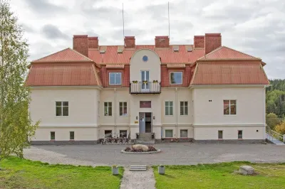 Norrfly Herrgård Hotels near Ljusne Hytta
