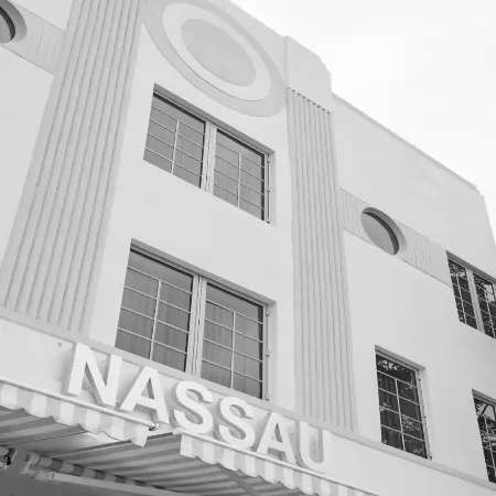 Nassau Suite South Beach, an All Suite Hotel Отели рядом с достопримечательностью «Art Center - Richard Shack Gallery»