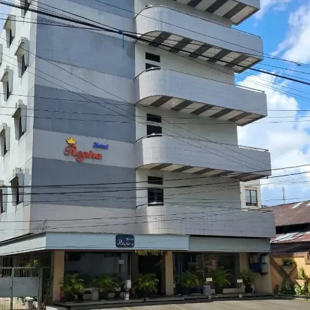 Hotel Regina Manado Отели в г. Wenang