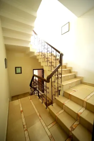 Bansi Home Stay Отели рядом с достопримечательностью «Tomb of I'timād-ud-Daulah»