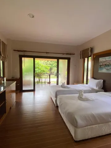 รูปภาพของชายทะเลขนอม