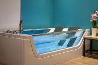 Ira-Hpa Hotel - Hot Tub