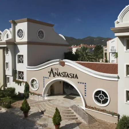 Club Anastasia - Family Hotel