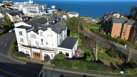 Medehamstede Hotel Отели рядом с достопримечательностью «Шанклин в Ventnor Coastal Walk»
